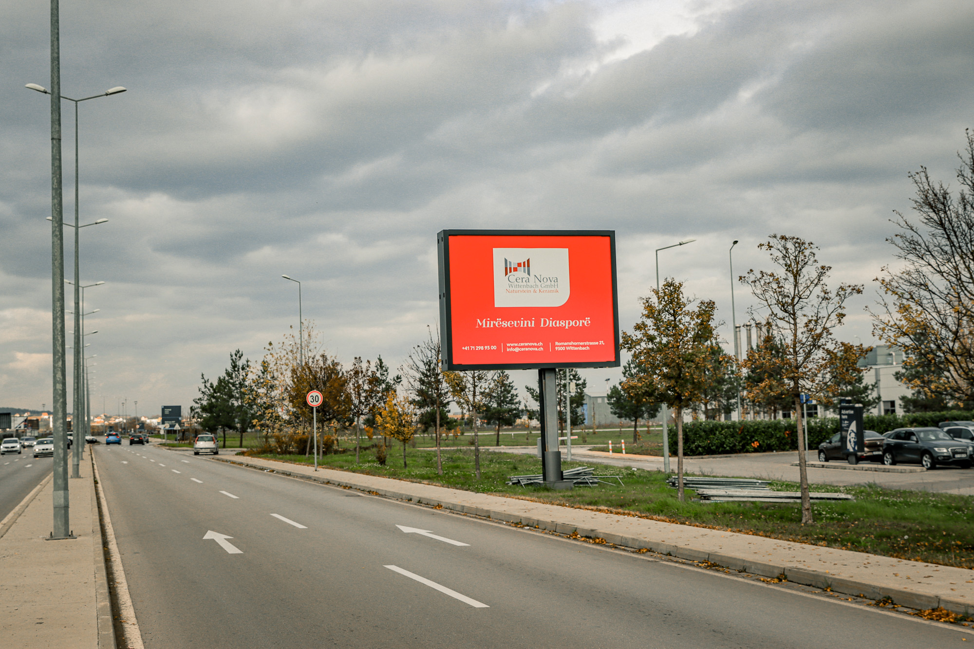 Werbung Plakat Flughafen Prishtina - ErisCom RB2